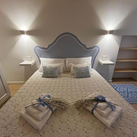 La Piccola Casa Al Lago - Intera Casa Con 3 Camere E 2 Box Salo Luaran gambar