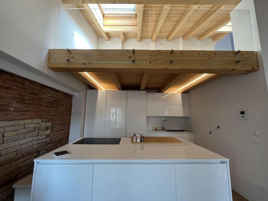 La Piccola Casa Al Lago - Intera Casa Con 3 Camere E 2 Box Salo Luaran gambar