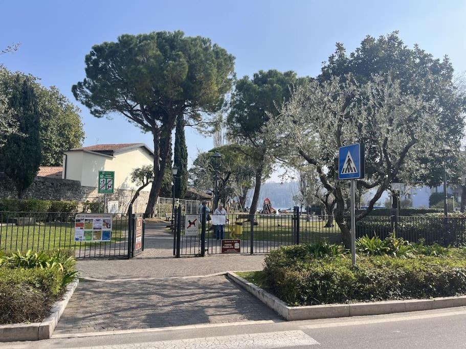 La Piccola Casa Al Lago - Intera Casa Con 3 Camere E 2 Box Salo Luaran gambar