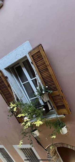 La Piccola Casa Al Lago - Intera Casa Con 3 Camere E 2 Box Salo Luaran gambar