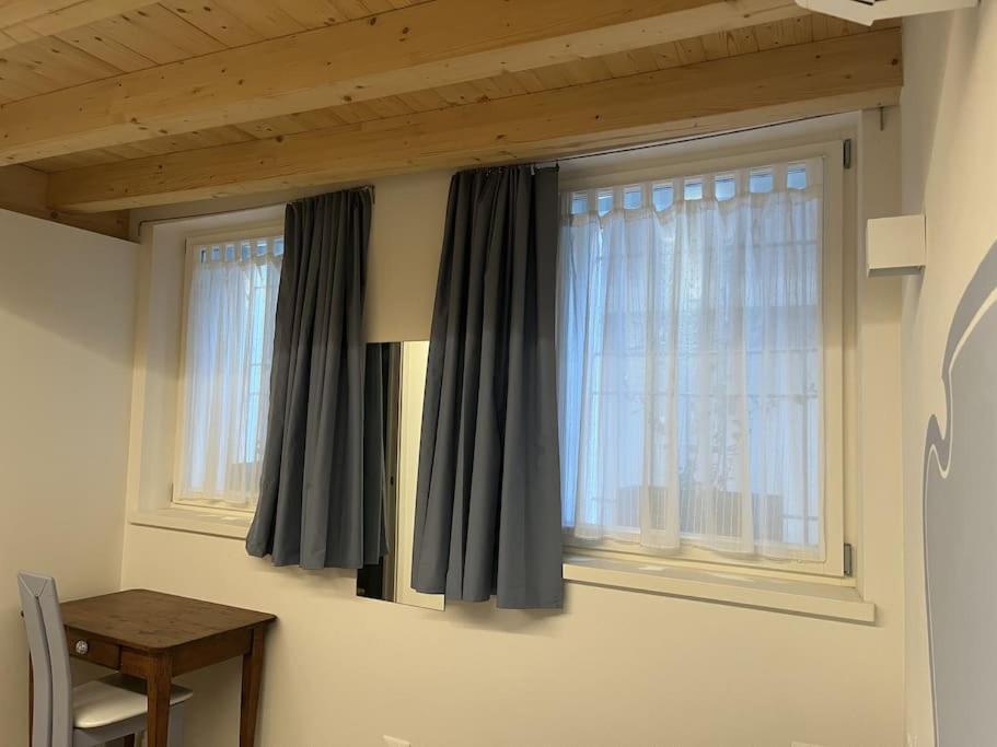 La Piccola Casa Al Lago - Intera Casa Con 3 Camere E 2 Box Salo Luaran gambar